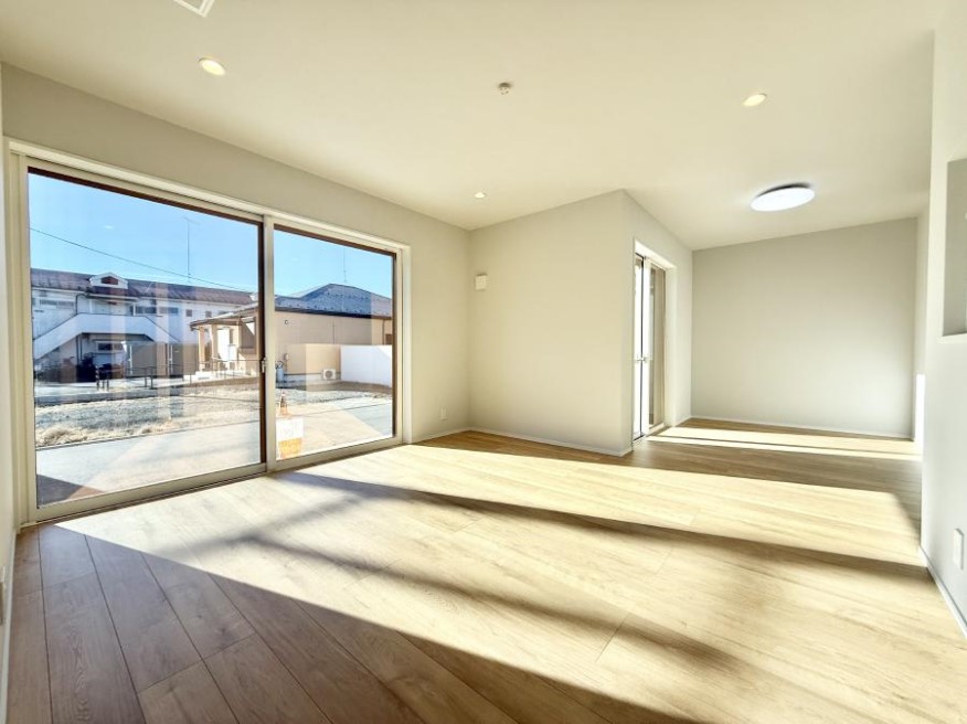 ���r���O ���������났�ƏΊ炪�W�܂�A�S���܂郊�r���O