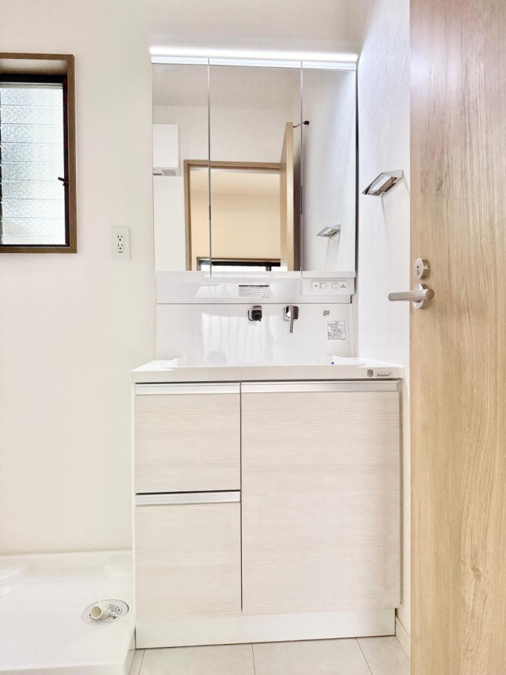 ʑEʏ Ƒ݂Ȃg₷zuł