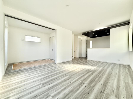 ���r���O ����