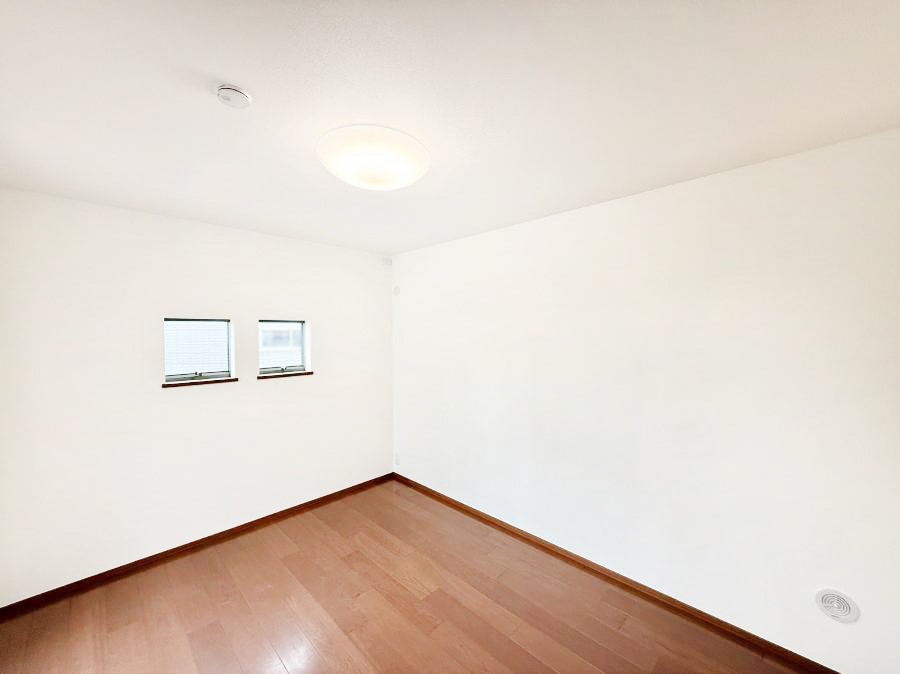 ���r���O ���������S�n�̂����A���z�̃��r���O