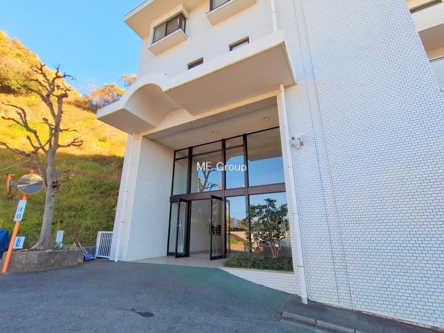 �G���g�����X �O�ρ��Ǘ��̍s���͂����G���g�����X�ň��S���ĕ�点����ł�