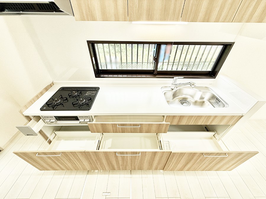 �L�b�`�� �����������������Ԃ����܂��A�Ί炠�ӂ��L�b�`��