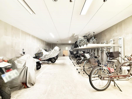 ���̑� �O�ρ����X�̈ړ��ɕ֗��Ȓ��փX�y�[�X����������m�ۂ���Ă��܂�