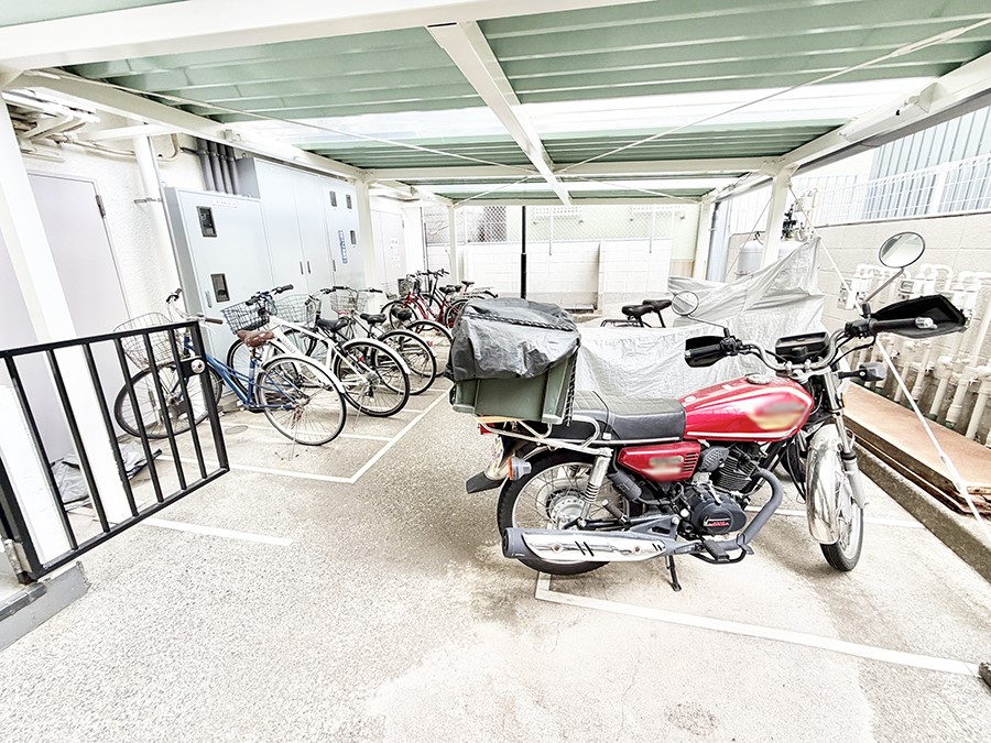 ���̑� �O�ρ����]�Ԃ��g�����Ƒ��ɂ����S�̒��փX�y�[�X��~�n���ɂ��p��