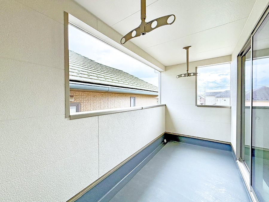 �o���R�j�[ ������ �G�߂̈ڂ낢����������J���I�ȋ�Ԃł�