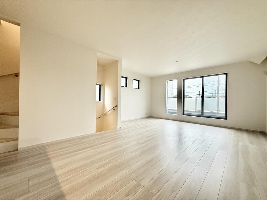 ���r���O ���������S�n�̂����A���z�̃��r���O