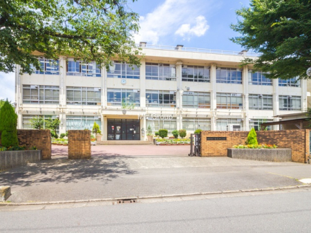 ���ӊ� ���w�Z 300m ���͌��s�����V���w�Z