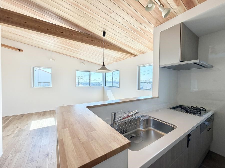 �L�b�`�� �������Ƒ����J��[�߂�A������̂���L�b�`��