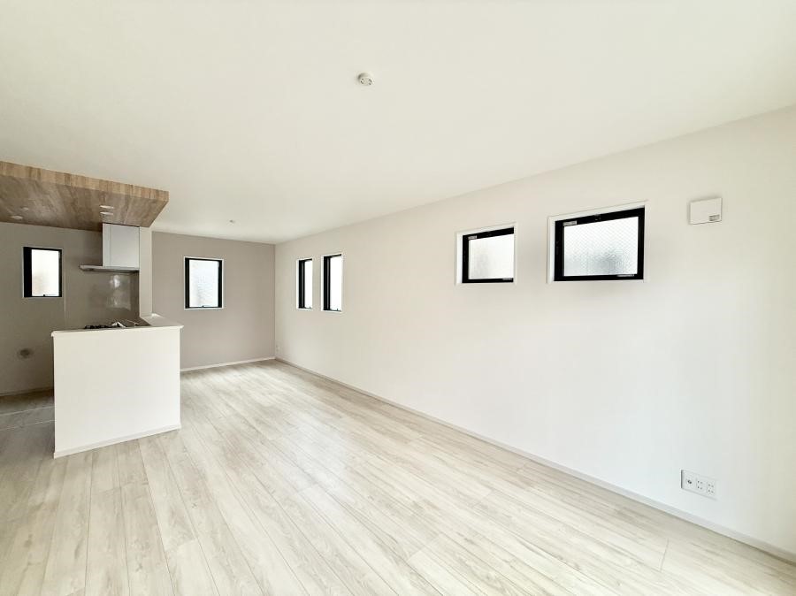 ���r���O ���������났�ƏΊ炪�W�܂�A�S���܂郊�r���O