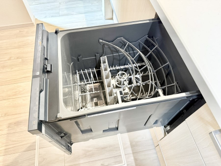 ���̑����� �ݔ�����ԂȂ����I�H����s�J�s�J�Ɏd�グ�Ă���܂�