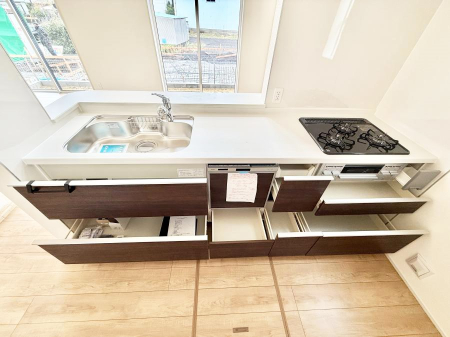 �L�b�`�� �������Ƒ����J��[�߂�A������̂���L�b�`��