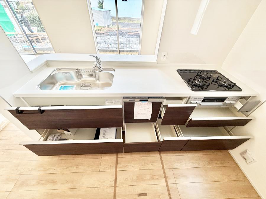 �L�b�`�� �������Ƒ����J��[�߂�A������̂���L�b�`��