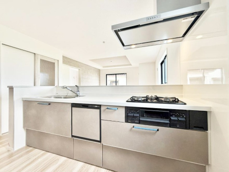 �L�b�`�� �������Ƒ����J��[�߂�A������̂���L�b�`��