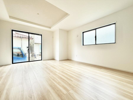 ���r���O ���������S�n�̂����A���z�̃��r���O