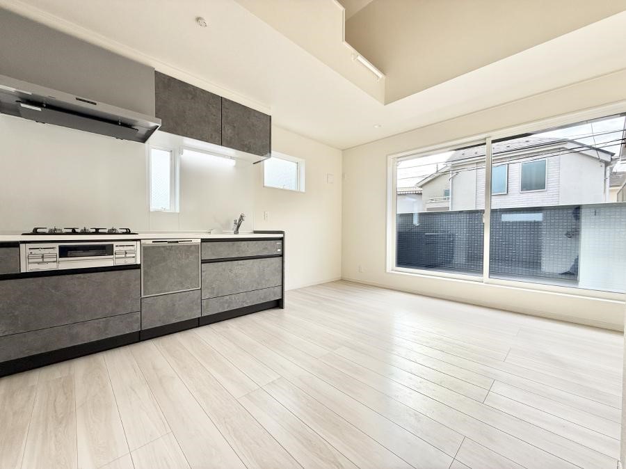 ���r���O ���������났�ƏΊ炪�W�܂�A�S���܂郊�r���O