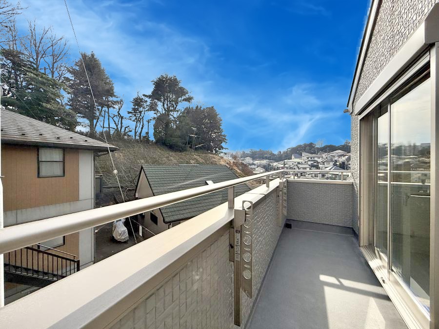 �o���R�j�[ ������ ���R��g�߂Ɋ�����A�J���I�ȃo���R�j�[