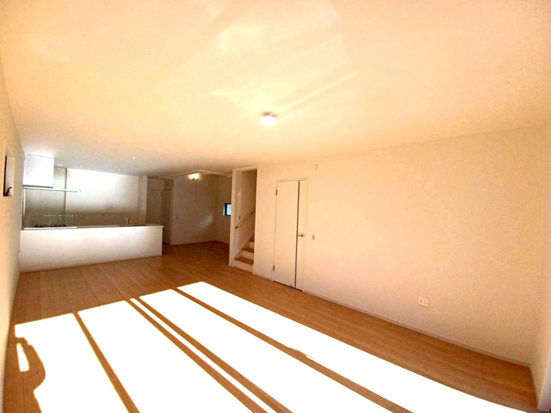 ���r���O ���������났�ƏΊ炪�W�܂�A�S���܂郊�r���O