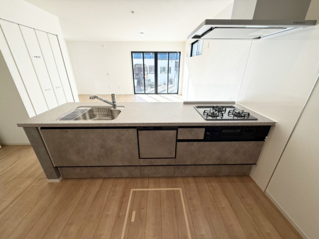 �L�b�`�� �����������������Ԃ����܂��A�Ί炠�ӂ��L�b�`��