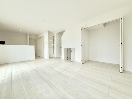 ���r���O ���������났�ƏΊ炪�W�܂�A�S���܂郊�r���O