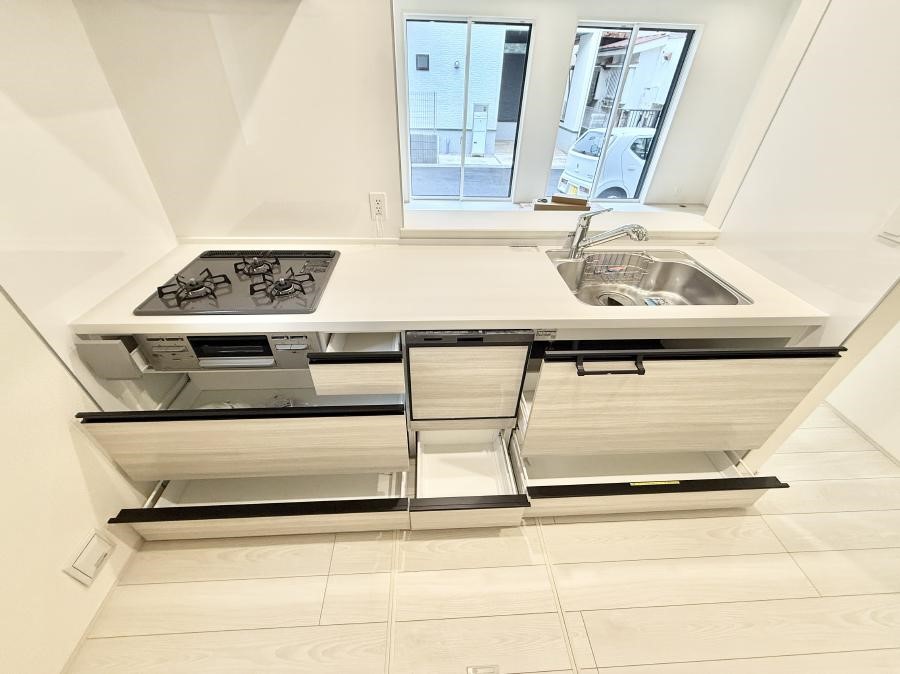 �L�b�`�� �������Ƒ����J��[�߂�A������̂���L�b�`��