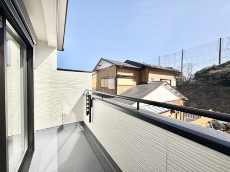 �o���R�j�[ ������ �G�߂̈ڂ낢����������J���I�ȋ�Ԃł�