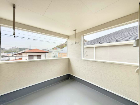 �o���R�j�[ ������ �G�߂̈ڂ낢����������J���I�ȋ�Ԃł�