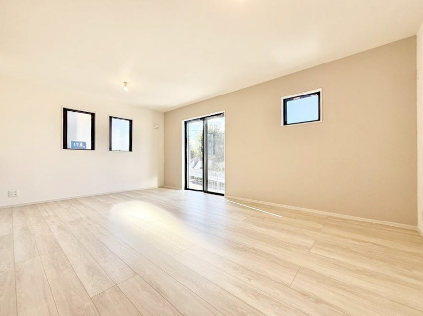 ���r���O ���������R�Ɖ�b�����܂��A�S�n�悢�ЂƂƂ�