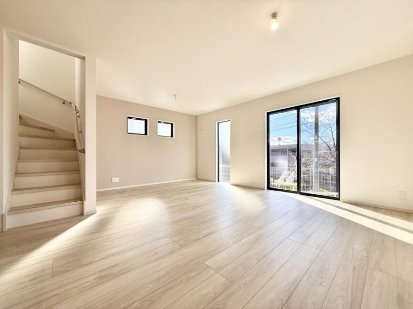 ���r���O ���������S�n�̂����A���z�̃��r���O