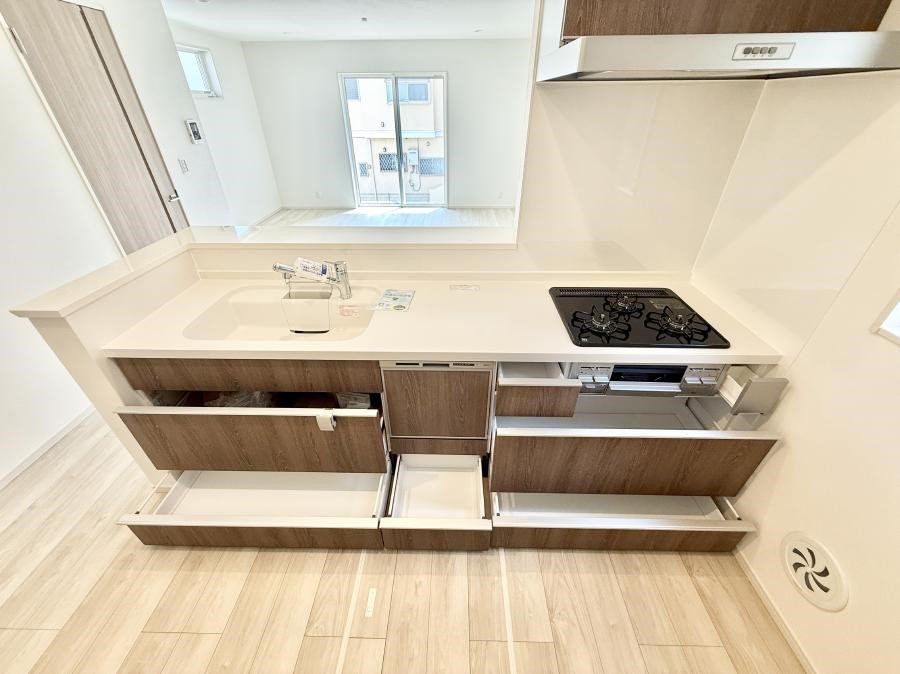 �L�b�`�� �������Ƒ����J��[�߂�A������̂���L�b�`��