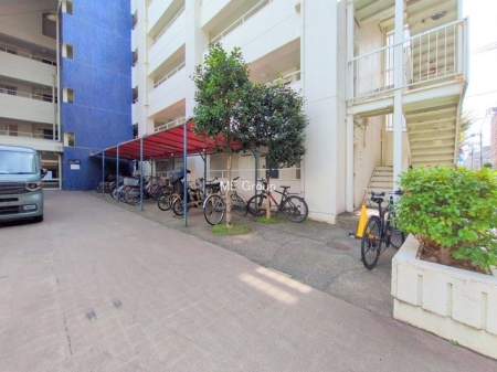 ���̑� �O�ρ�������Ɛ������ꂽ���֏�ŁA���]�Ԃ̕ۊǂ����S�ł�