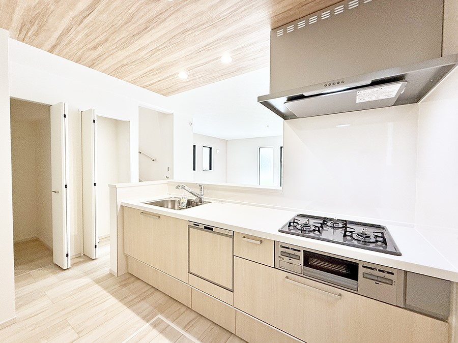 �L�b�`�� ���������y���݂ƐH�ׂ�K����͂���L�b�`��