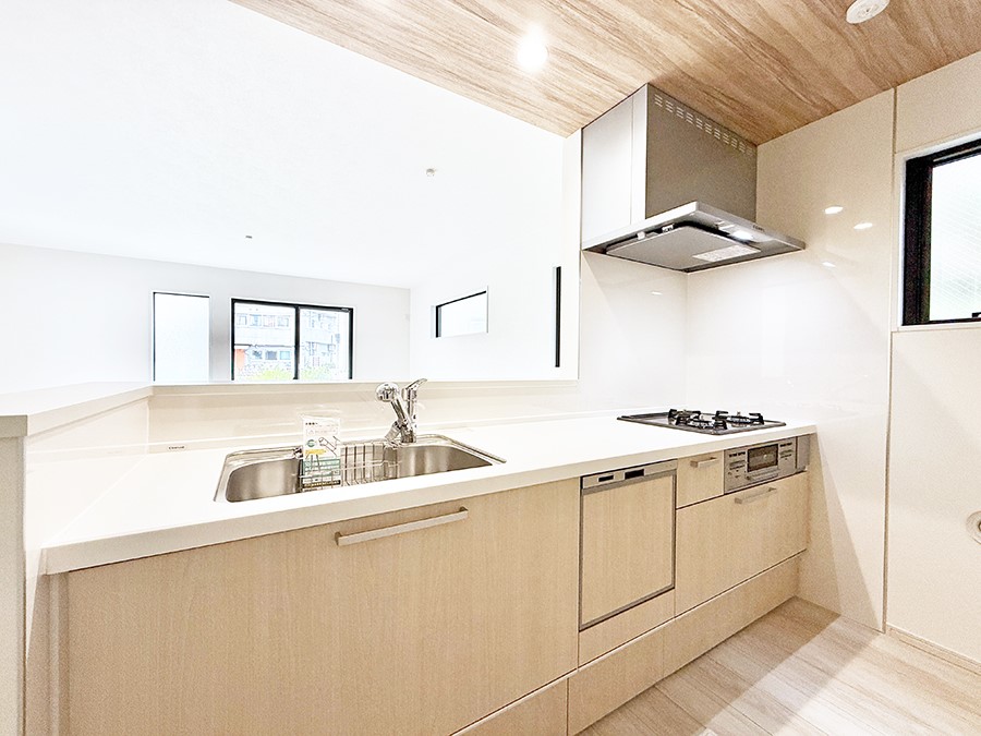 �L�b�`�� �������Ƒ����J��[�߂�A������̂���L�b�`��