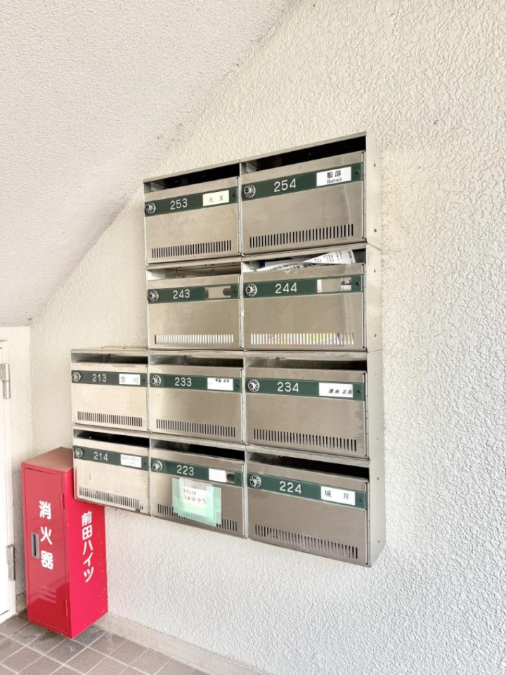 ���̑� �O�ρ��}���V�����̃��[���R�[�i�[�͂��ꂢ�ɂ���Ă��܂��B