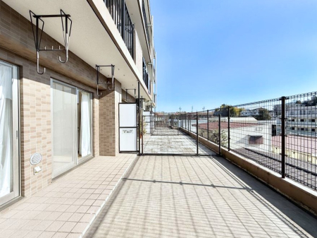 �o���R�j�[ ������ �G�߂̈ڂ낢����������J���I�ȋ�Ԃł�