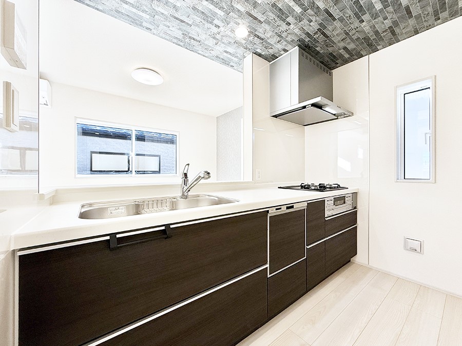 �L�b�`�� ���������y���݂ƐH�ׂ�K����͂���L�b�`��