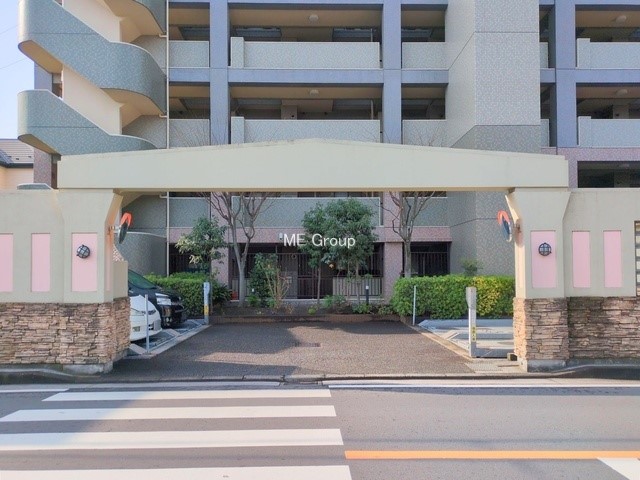 �G���g�����X �O�ρ��������̂���G���g�����X�͉��K�Ȗ����̎n�܂�����o���܂�