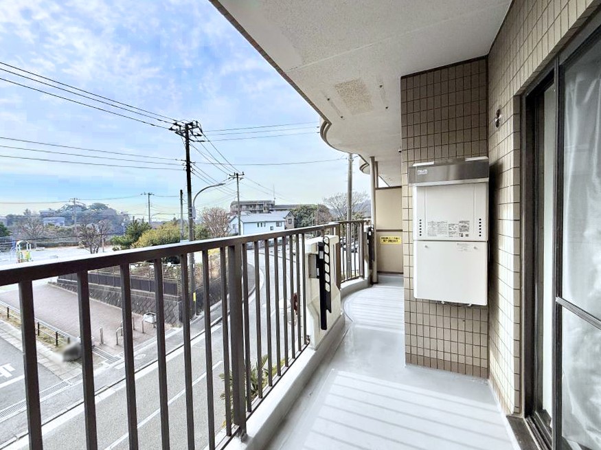 �o���R�j�[ ������ �G�߂̈ڂ낢����������J���I�ȋ�Ԃł�