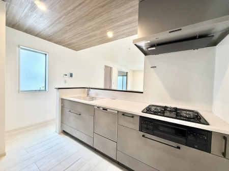 �L�b�`�� �������Ƒ����J��[�߂�A������̂���L�b�`��