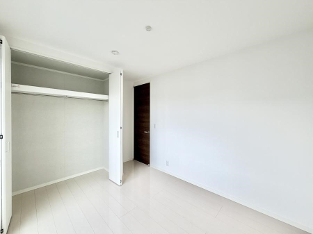 �q������ �������v���C�x�[�g��ԂƂ��ĐÂ��ŗ�������������񋟂��Ă���܂�