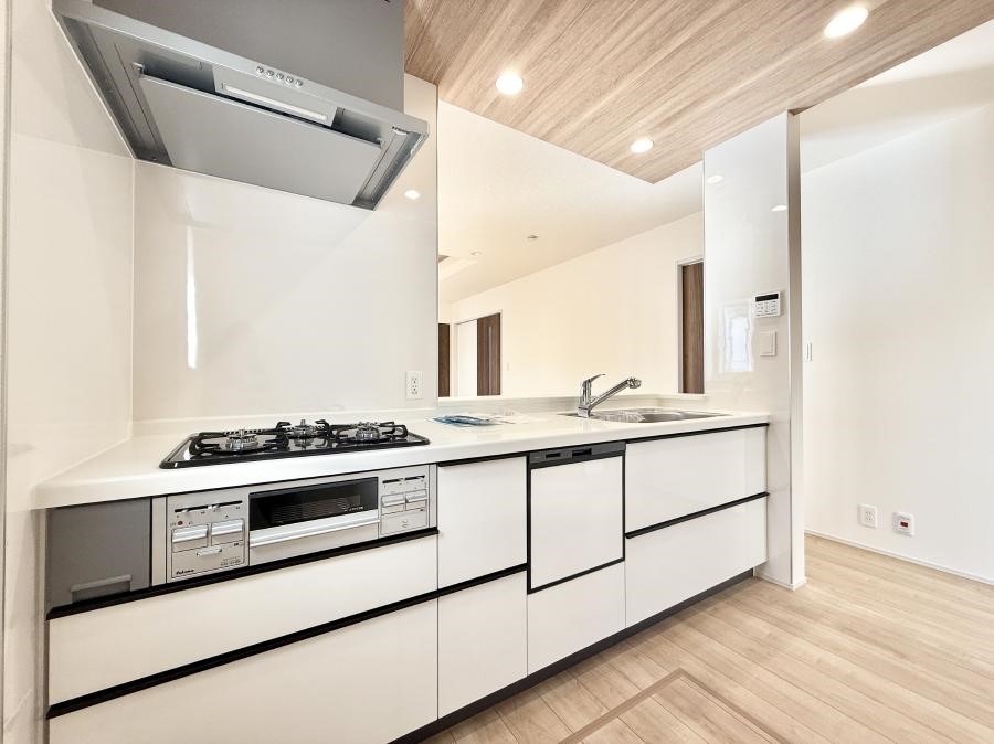 �L�b�`�� �������V���v���Ŕ������S�n�悢���Ԃ𐶂ރL�b�`�����