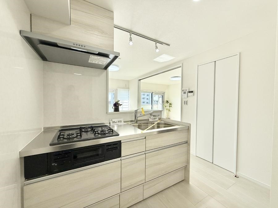 �L�b�`�� �����������������Ɗy�����Ȃ�A���K�ȃL�b�`�����