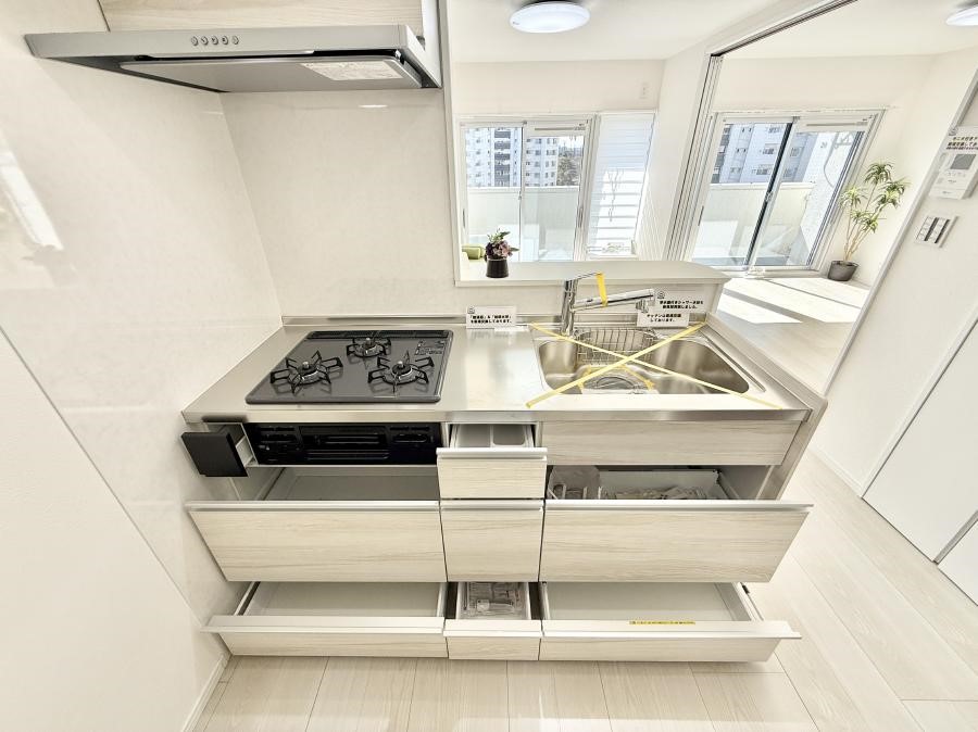 �L�b�`�� �����������������Ԃ����܂��A�Ί炠�ӂ��L�b�`��