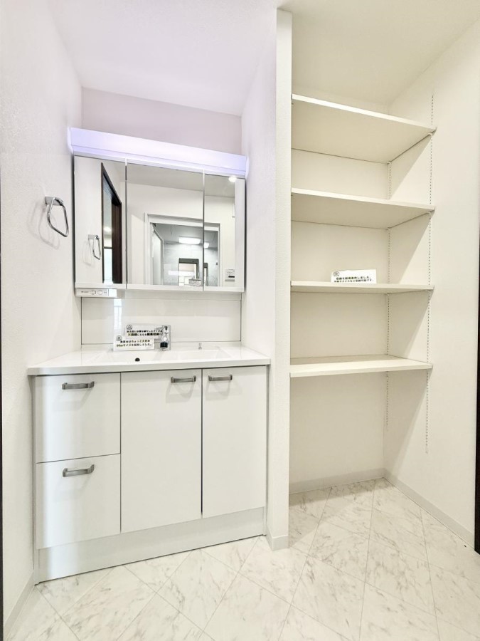 ���ʑ�E���ʏ� �������Ƒ��݂�Ȃ��g���₷���z�u�ł�