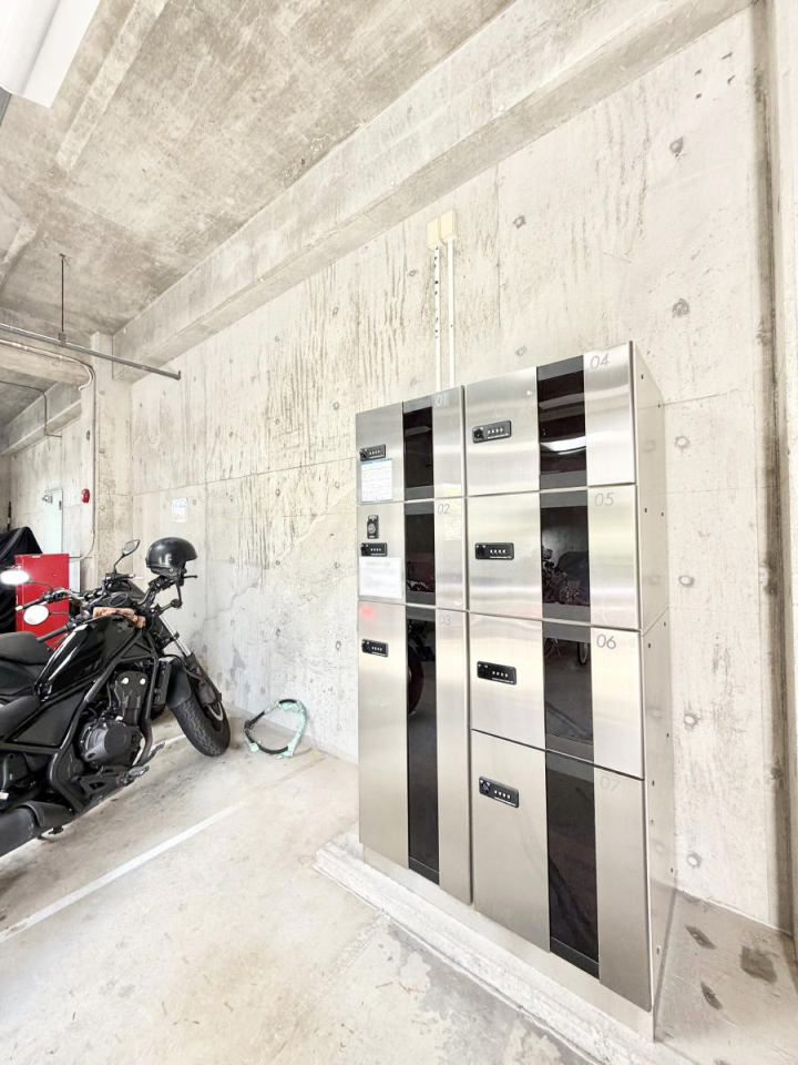 ���̑� �O�ρ����S�ŃX���[�Y�ɉו����󂯎��āA�Z��������ɍœK