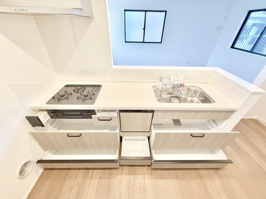 �L�b�`�� �������Ƒ����J��[�߂�A������̂���L�b�`��