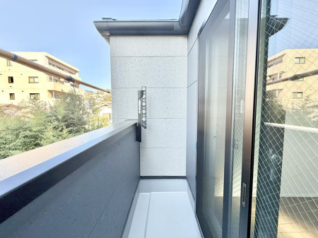 �o���R�j�[ ������ �G�߂̈ڂ낢����������J���I�ȋ�Ԃł�