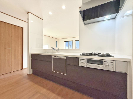 �L�b�`�� �����������������Ԃ����܂��A�Ί炠�ӂ��L�b�`��