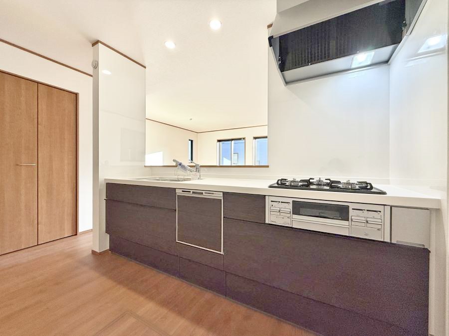 �L�b�`�� �����������������Ԃ����܂��A�Ί炠�ӂ��L�b�`��