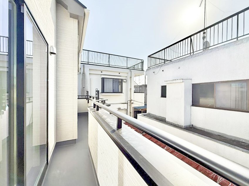 �o���R�j�[ ������ �G�߂̈ڂ낢����������J���I�ȋ�Ԃł�