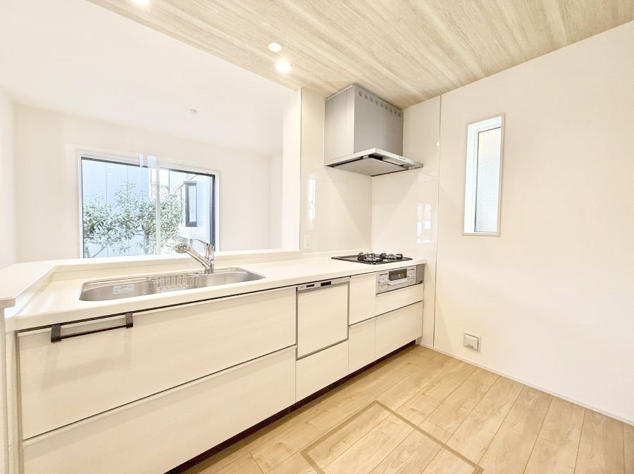 �L�b�`�� ���������y���݂ƐH�ׂ�K����͂���L�b�`��